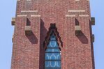 Metselwerk toren en glas in lood.
<br/>
Marcel Westhoff, juni 2018